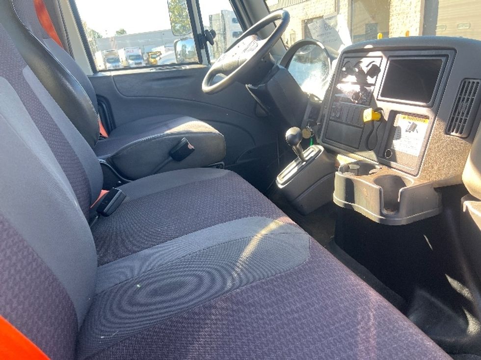 Cab and Chassis Truck-Light and Medium Duty Trucks-International-2019-4300-Bensalem-PA-48,214\n\t\tmiles-$ 39,000 - Image 22