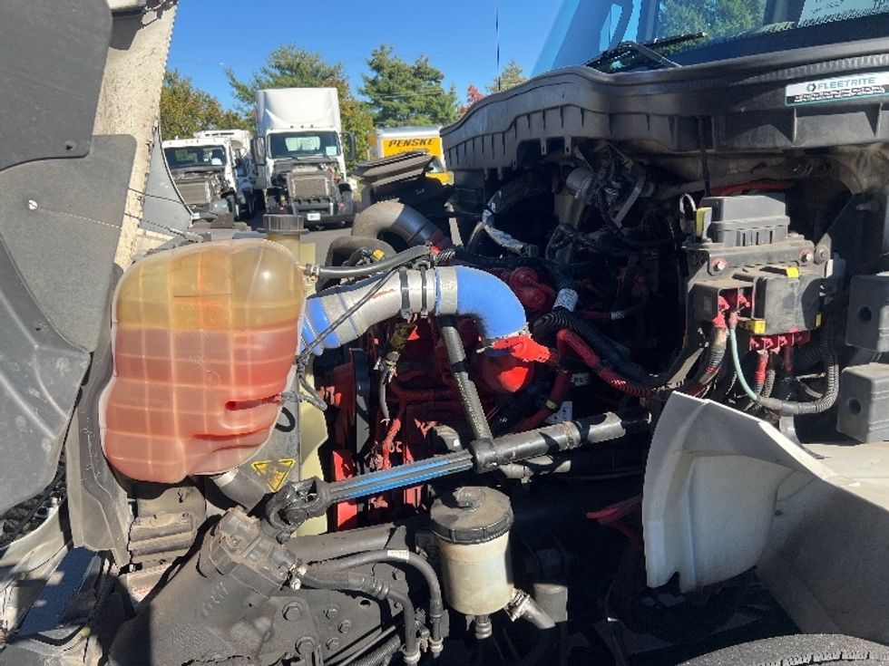 Cab and Chassis Truck-Light and Medium Duty Trucks-International-2019-4300-Bensalem-PA-48,214\n\t\tmiles-$ 39,000 - Image 24
