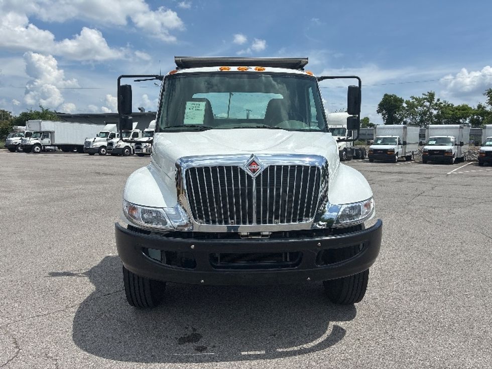 Cab and Chassis Truck-Light and Medium Duty Trucks-International-2019-4300-Nashville (Mount Juliet)-TN-140,697\n\t\tmiles-$ 35,000 - Image 2