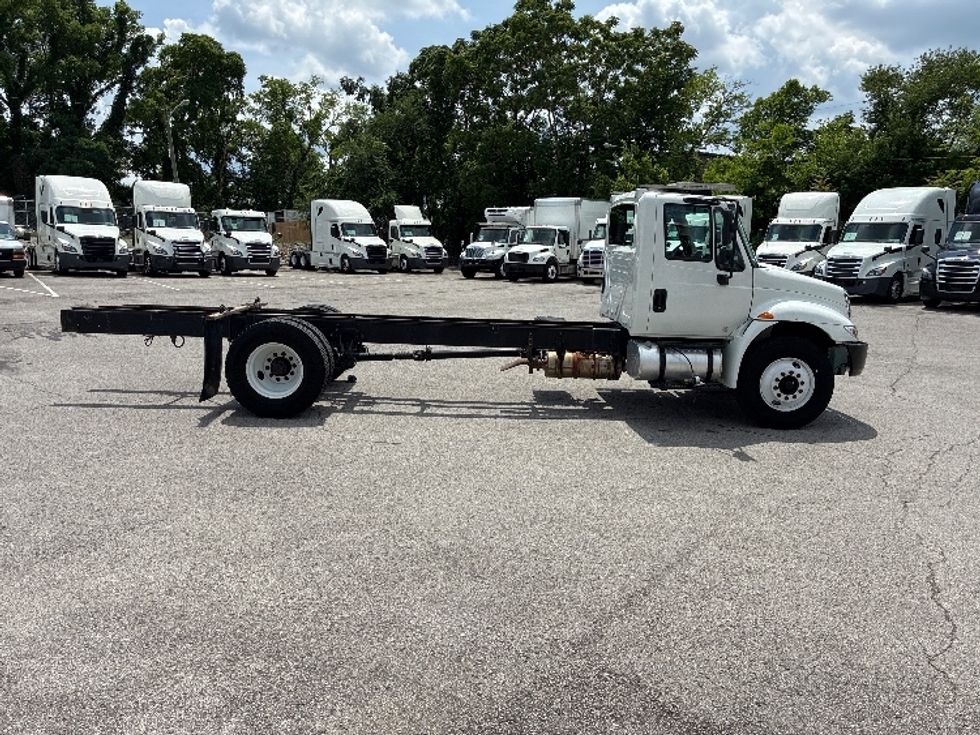 Cab and Chassis Truck-Light and Medium Duty Trucks-International-2019-4300-Nashville (Mount Juliet)-TN-140,697\n\t\tmiles-$ 35,000 - Image 10