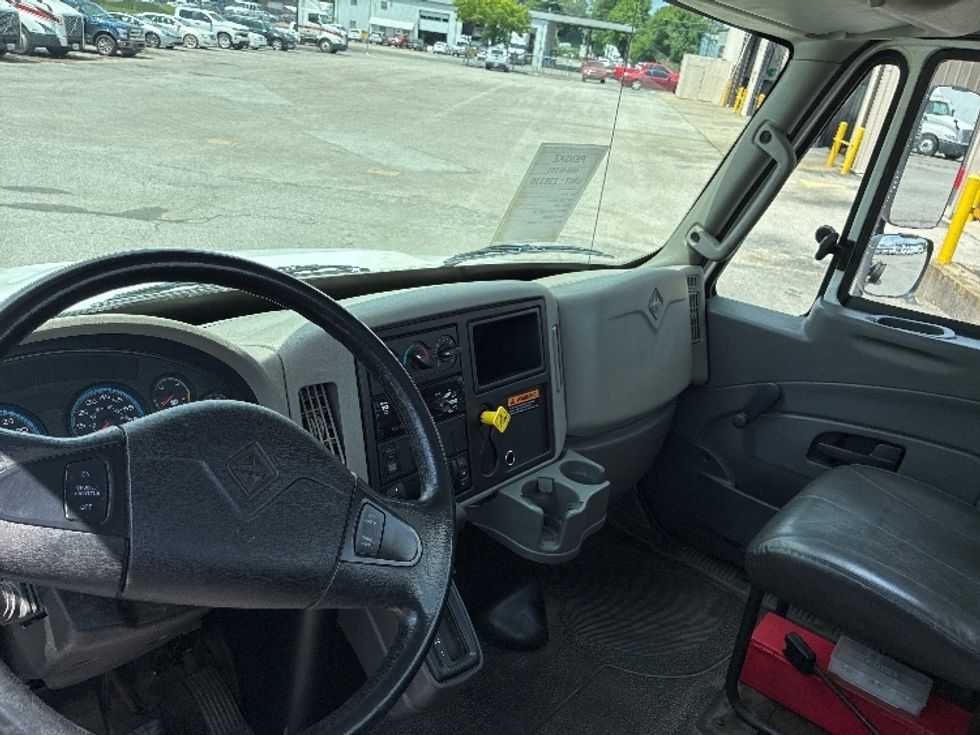Cab and Chassis Truck-Light and Medium Duty Trucks-International-2019-4300-Nashville (Mount Juliet)-TN-140,697\n\t\tmiles-$ 35,000 - Image 13