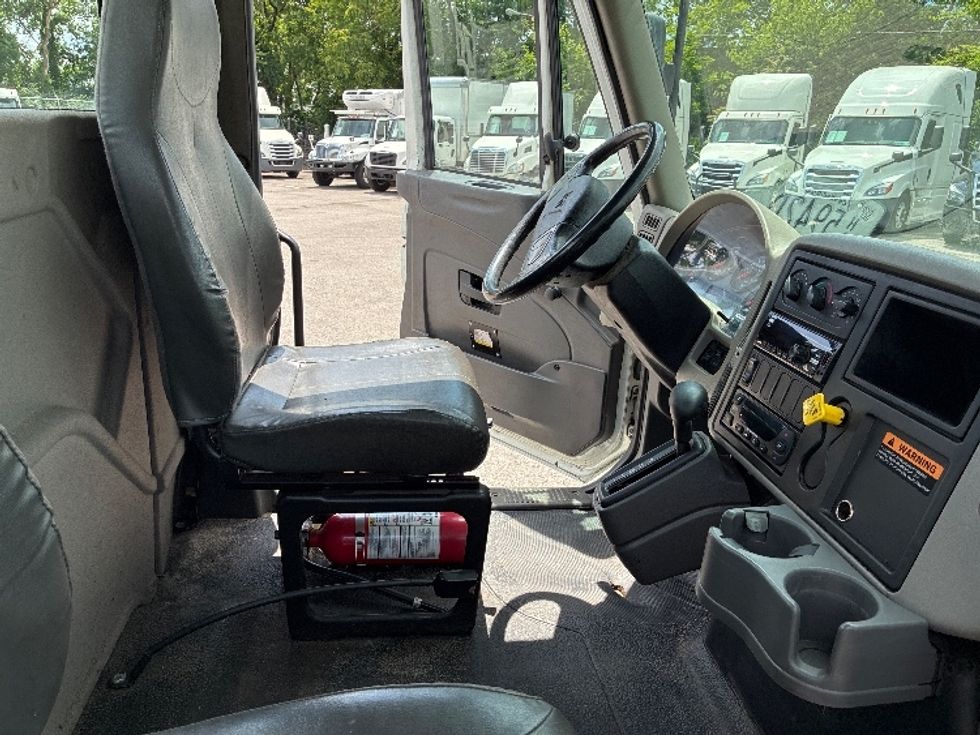 Cab and Chassis Truck-Light and Medium Duty Trucks-International-2019-4300-Nashville (Mount Juliet)-TN-140,697\n\t\tmiles-$ 35,000 - Image 17