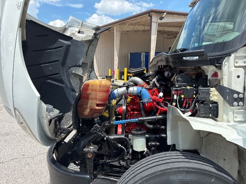 Cab and Chassis Truck-Light and Medium Duty Trucks-International-2019-4300-Nashville (Mount Juliet)-TN-140,697\n\t\tmiles-$ 35,000 - Image 19