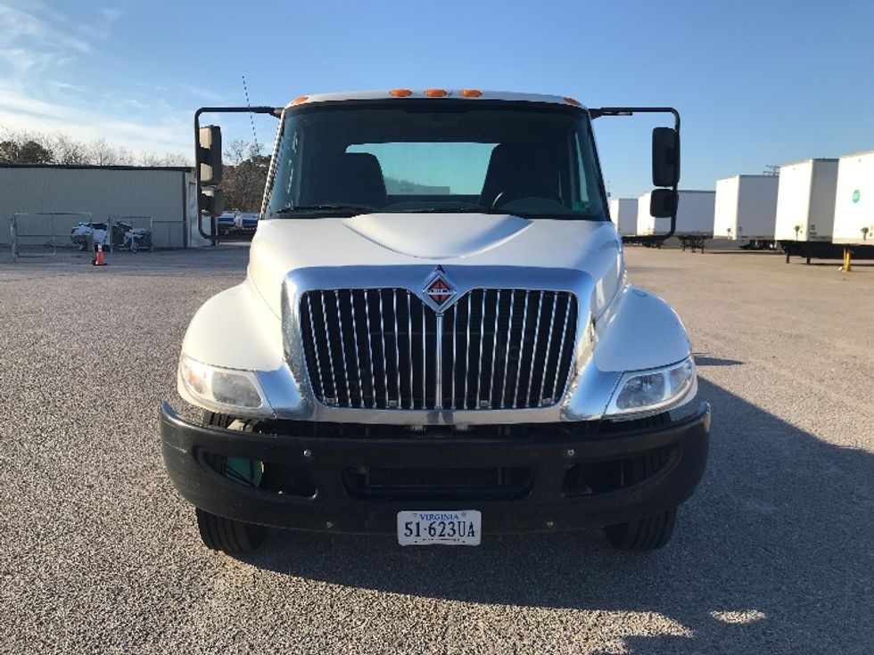 Cab and Chassis Truck-Light and Medium Duty Trucks-International-2019-4300LP-Prince George-VA-229,802\n\t\tmiles-$ 24,000 - Image 2