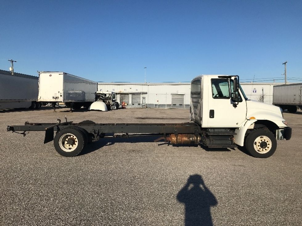 Cab and Chassis Truck-Light and Medium Duty Trucks-International-2019-4300LP-Prince George-VA-229,802\n\t\tmiles-$ 24,000 - Image 11