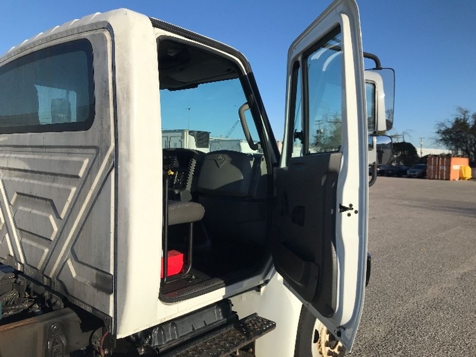 Cab and Chassis Truck-Light and Medium Duty Trucks-International-2019-4300LP-Prince George-VA-229,802\n\t\tmiles-$ 24,000 - Image 16