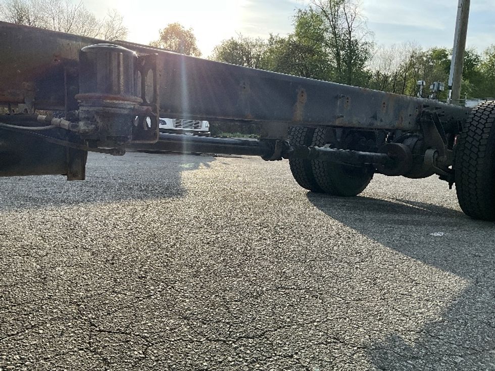 Cab and Chassis Truck-Light and Medium Duty Trucks-International-2019-MV607-Delta-BC-398,942\n\t\tkm-$ 28,500 - Image 5