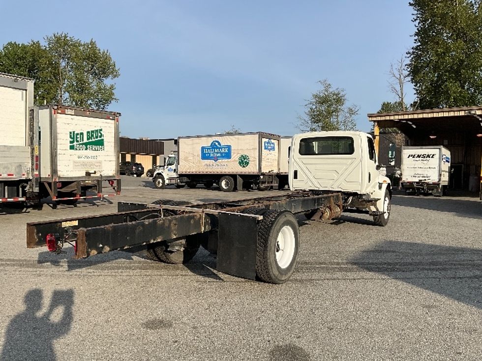 Cab and Chassis Truck-Light and Medium Duty Trucks-International-2019-MV607-Delta-BC-398,942\n\t\tkm-$ 28,500 - Image 8