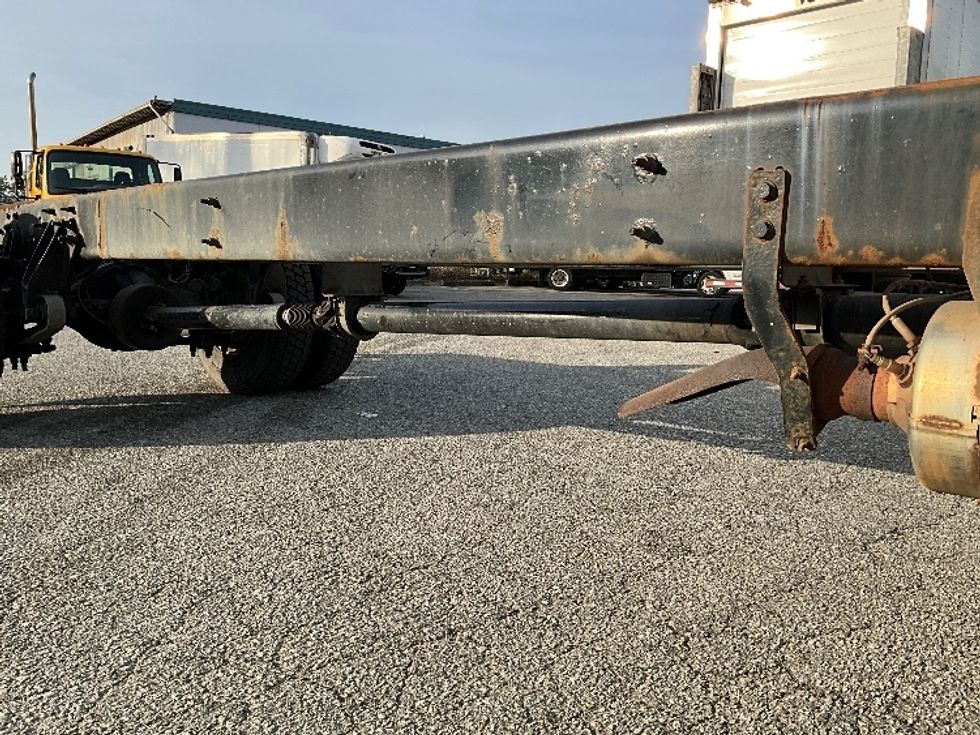 Cab and Chassis Truck-Light and Medium Duty Trucks-International-2019-MV607-Delta-BC-398,942\n\t\tkm-$ 28,500 - Image 9