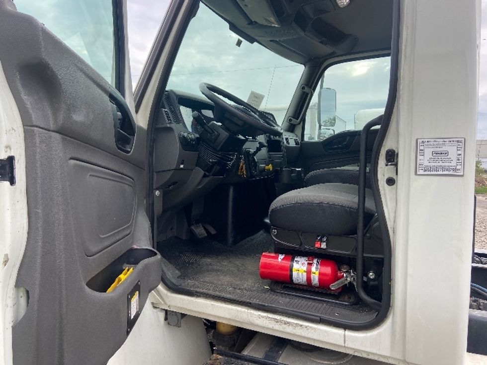 Cab and Chassis Truck-Light and Medium Duty Trucks-International-2019-MV607-Nashville (Mount Juliet)-TN-255,533\n\t\tmiles-$ 27,750 - Image 11