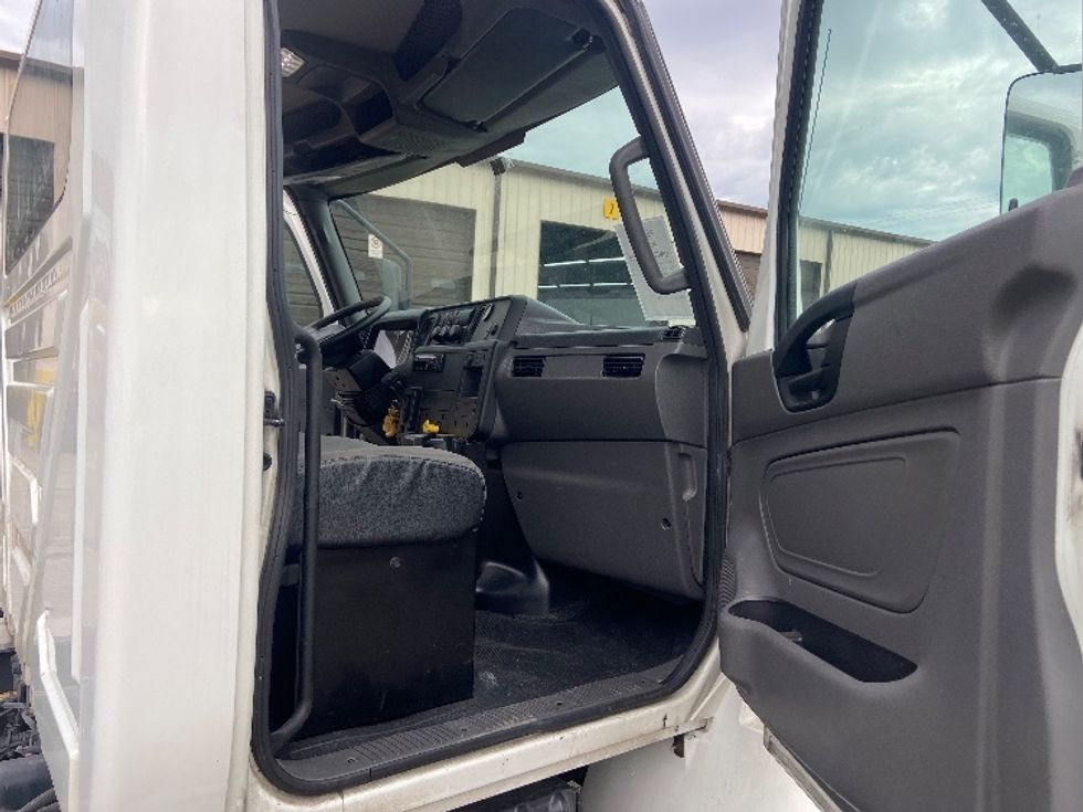 Cab and Chassis Truck-Light and Medium Duty Trucks-International-2019-MV607-Nashville (Mount Juliet)-TN-255,533\n\t\tmiles-$ 27,750 - Image 15