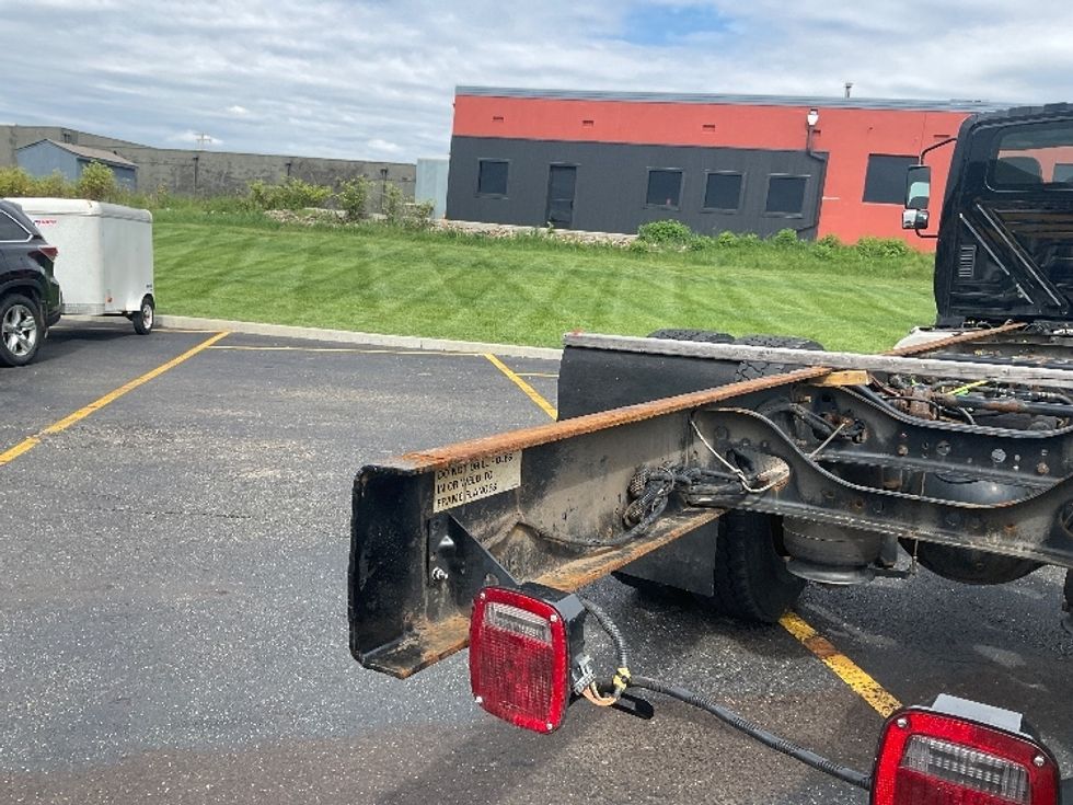 Cab and Chassis Truck-Light and Medium Duty Trucks-International-2020-MV607-Akron-OH-199,678\n\t\tmiles-$ 33,500 - Image 11