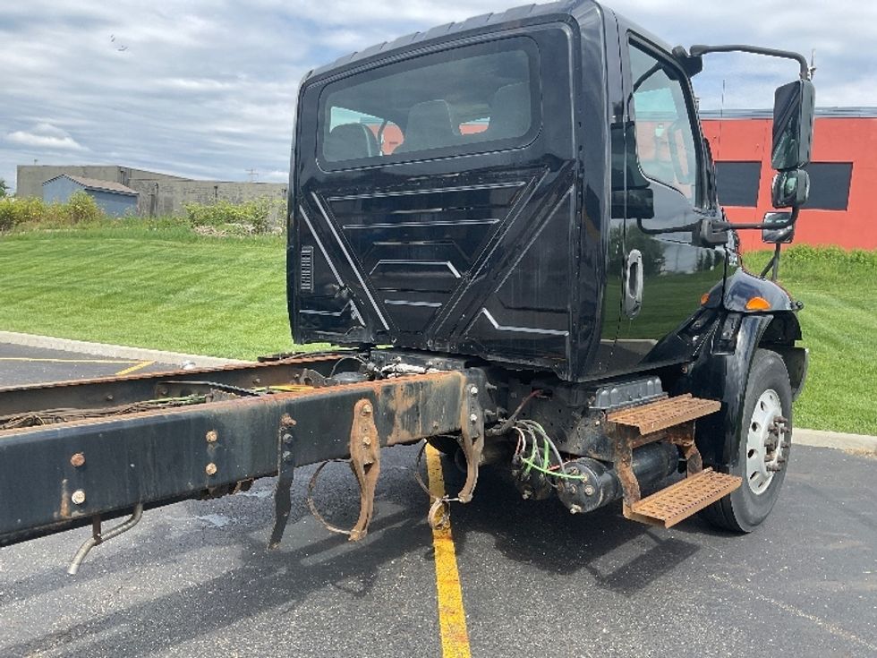 Cab and Chassis Truck-Light and Medium Duty Trucks-International-2020-MV607-Akron-OH-199,678\n\t\tmiles-$ 33,500 - Image 14