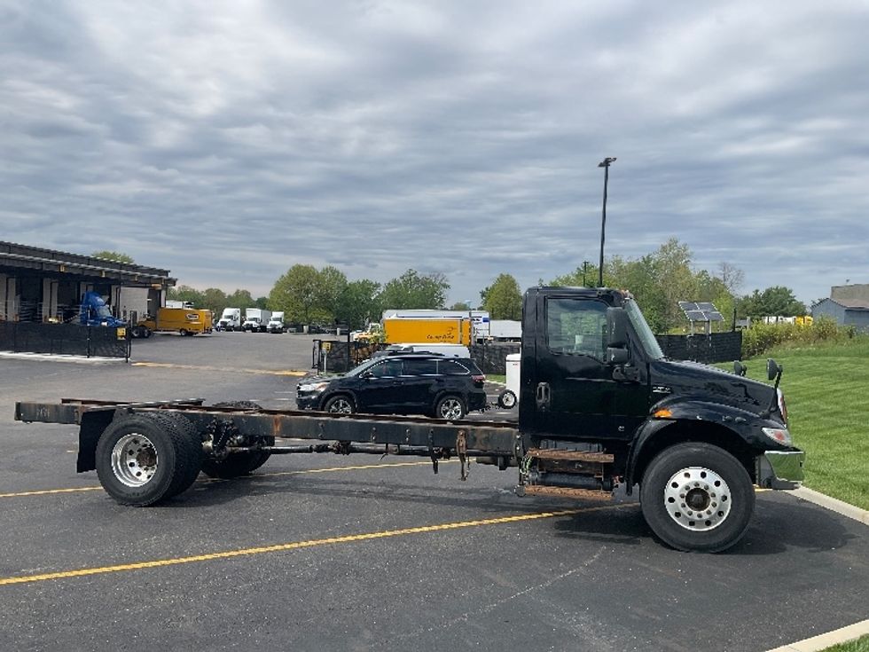 Cab and Chassis Truck-Light and Medium Duty Trucks-International-2020-MV607-Akron-OH-199,678\n\t\tmiles-$ 33,500 - Image 15