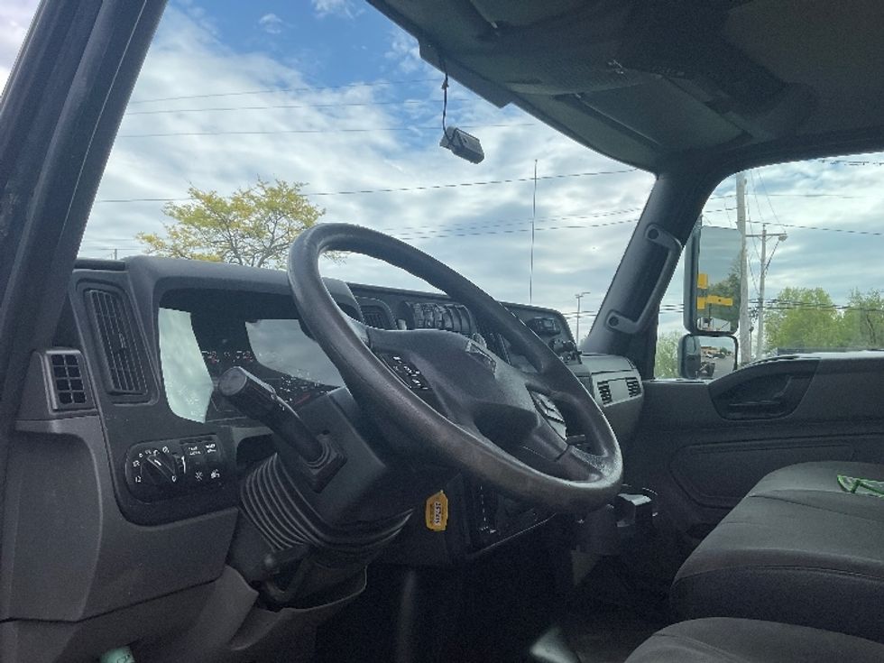 Cab and Chassis Truck-Light and Medium Duty Trucks-International-2020-MV607-Akron-OH-199,678\n\t\tmiles-$ 33,500 - Image 17