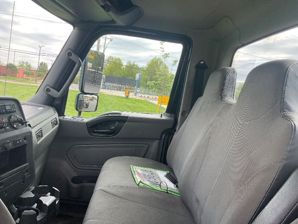 Cab and Chassis Truck-Light and Medium Duty Trucks-International-2020-MV607-Akron-OH-199,678\n\t\tmiles-$ 33,500 - Image 19