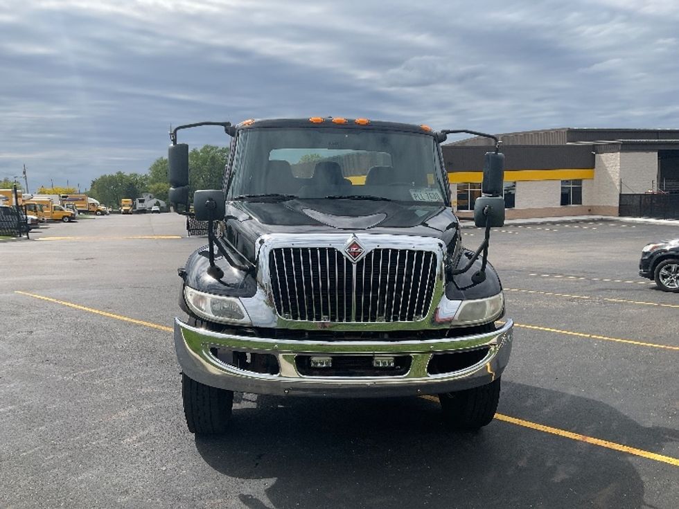 Cab and Chassis Truck-Light and Medium Duty Trucks-International-2020-MV607-Akron-OH-199,678\n\t\tmiles-$ 33,500 - Image 2
