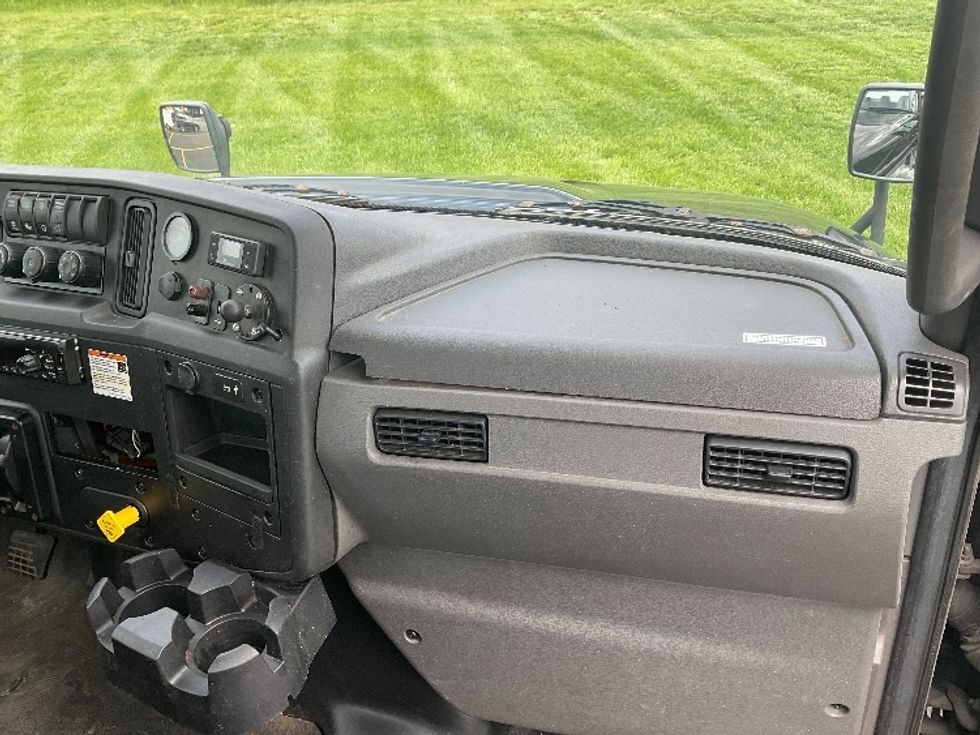 Cab and Chassis Truck-Light and Medium Duty Trucks-International-2020-MV607-Akron-OH-199,678\n\t\tmiles-$ 33,500 - Image 21