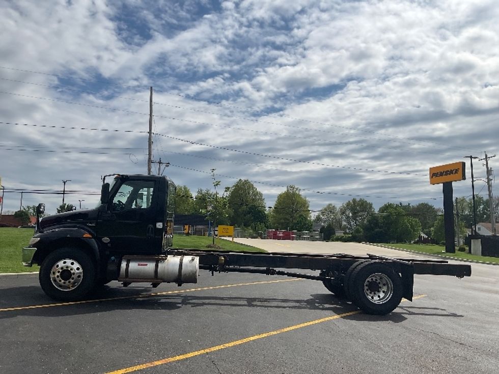 Cab and Chassis Truck-Light and Medium Duty Trucks-International-2020-MV607-Akron-OH-199,678\n\t\tmiles-$ 33,500 - Image 4