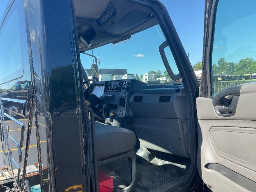 Cab and Chassis Truck-Light and Medium Duty Trucks-International-2020-MV607-Akron-OH-241,008\n\t\tmiles-$ 30,500 - Image 13