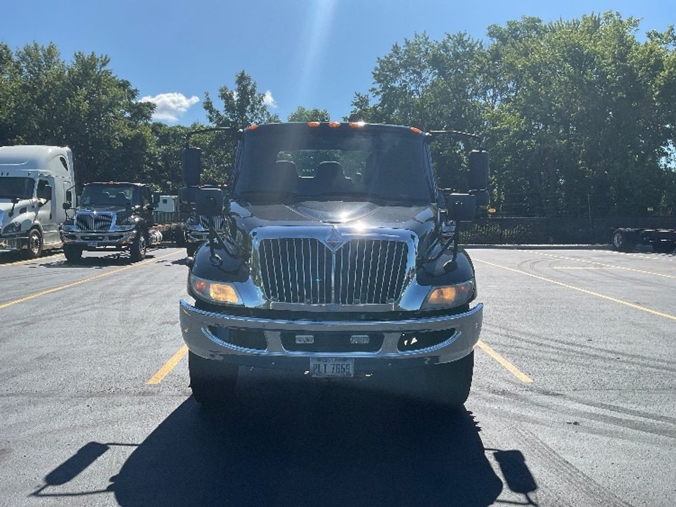 Cab and Chassis Truck-Light and Medium Duty Trucks-International-2020-MV607-Akron-OH-241,008\n\t\tmiles-$ 30,500 - Image 2