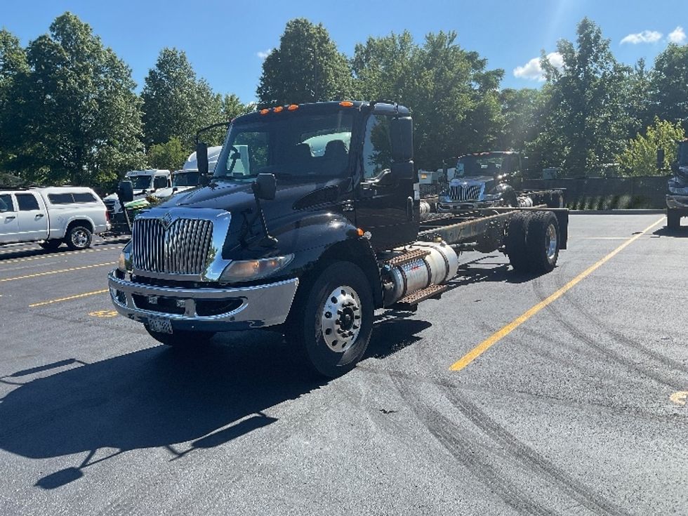 Cab and Chassis Truck-Light and Medium Duty Trucks-International-2020-MV607-Akron-OH-241,008\n\t\tmiles-$ 30,500 - Image 3