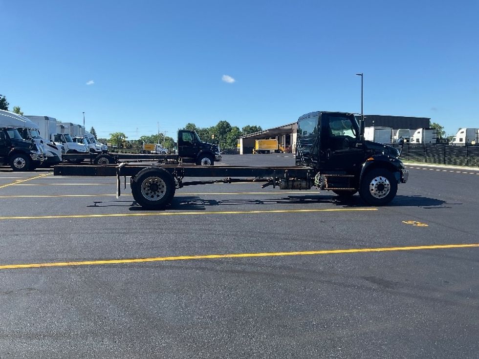 Cab and Chassis Truck-Light and Medium Duty Trucks-International-2020-MV607-Akron-OH-241,008\n\t\tmiles-$ 30,500 - Image 8