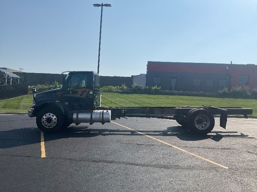 Cab and Chassis Truck-Light and Medium Duty Trucks-International-2020-MV607-Akron-OH-245,340\n\t\tmiles-$ 30,750 - Image 4