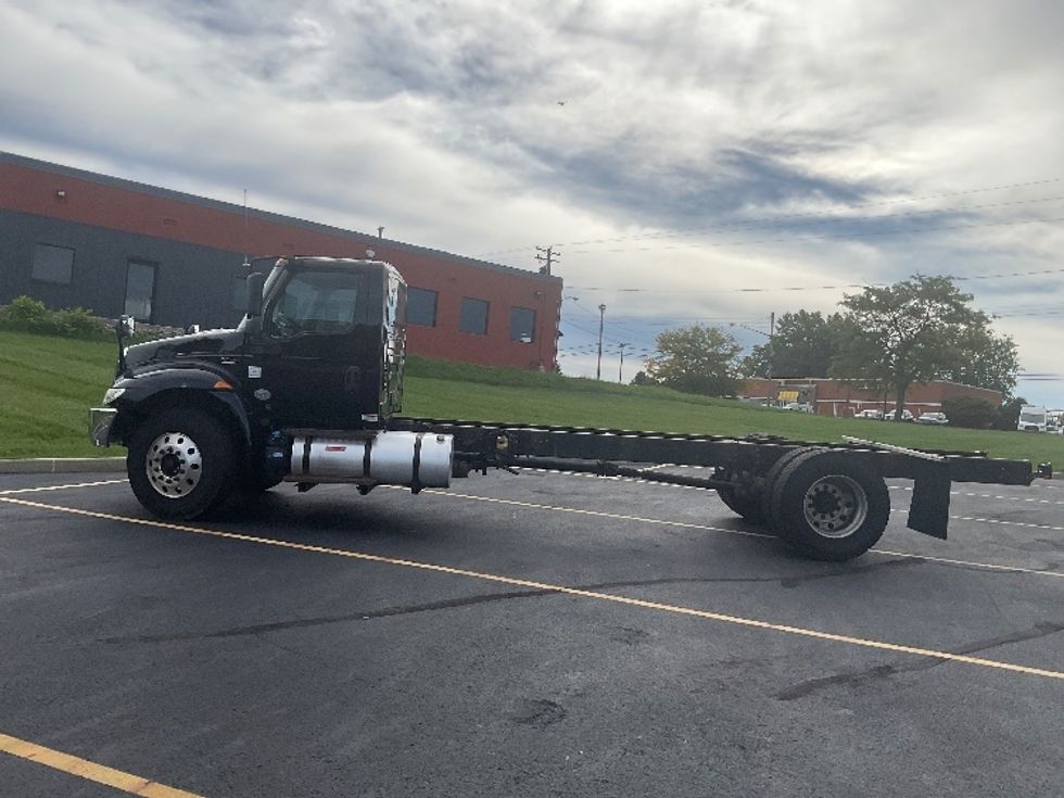 Cab and Chassis Truck-Light and Medium Duty Trucks-International-2020-MV607-Akron-OH-248,074\n\t\tmiles-$ 28,500 - Image 4
