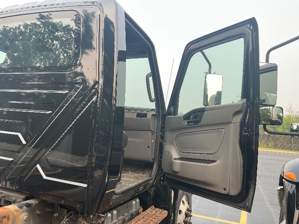 Cab and Chassis Truck-Light and Medium Duty Trucks-International-2020-MV607-Akron-OH-249,123\n\t\tmiles-$ 30,000 - Image 15