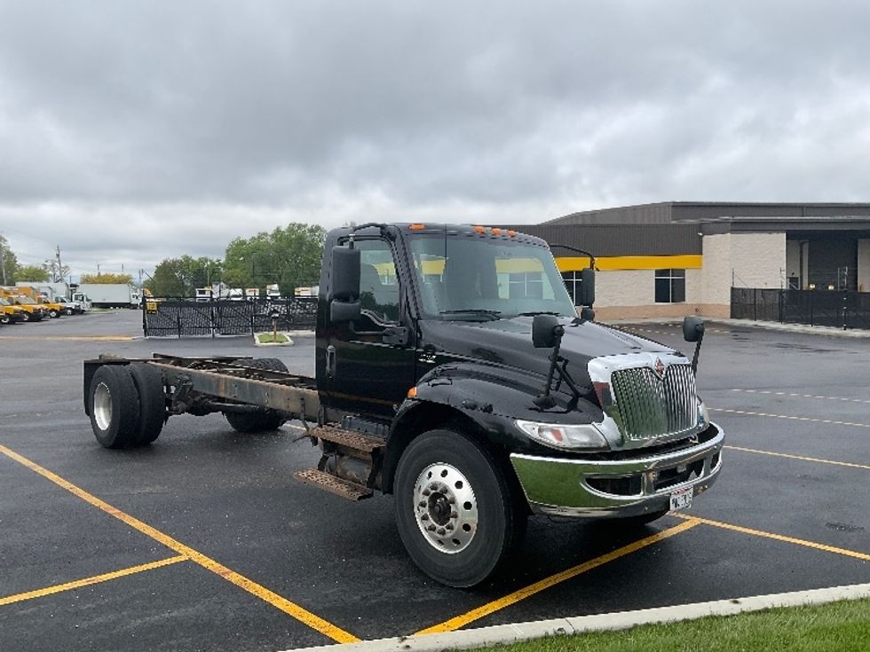Cab and Chassis Truck-Light and Medium Duty Trucks-International-2020-MV607-Akron-OH-250,989\n\t\tmiles-$ 28,000 - Image 1