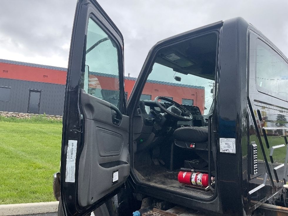 Cab and Chassis Truck-Light and Medium Duty Trucks-International-2020-MV607-Akron-OH-250,989\n\t\tmiles-$ 28,000 - Image 17