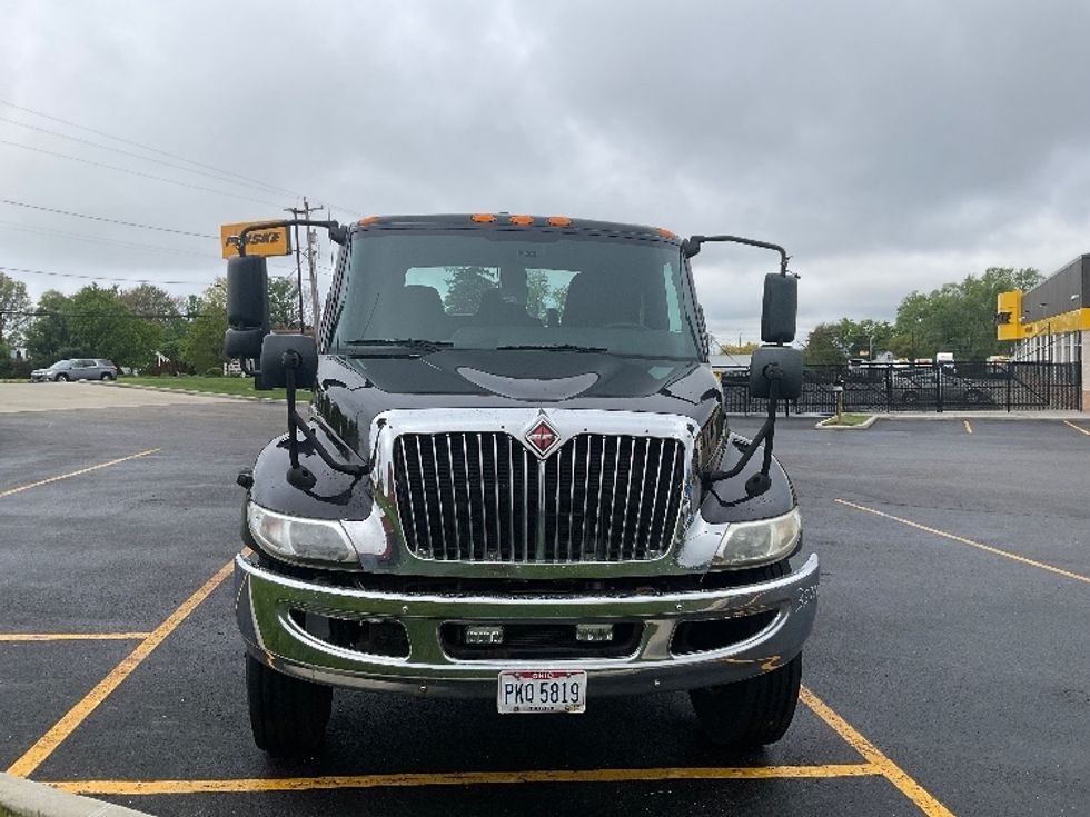 Cab and Chassis Truck-Light and Medium Duty Trucks-International-2020-MV607-Akron-OH-250,989\n\t\tmiles-$ 28,000 - Image 2