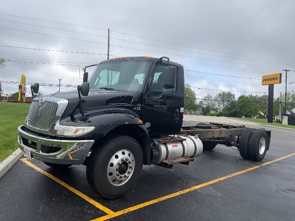Cab and Chassis Truck-Light and Medium Duty Trucks-International-2020-MV607-Akron-OH-250,989\n\t\tmiles-$ 28,000 - Image 3
