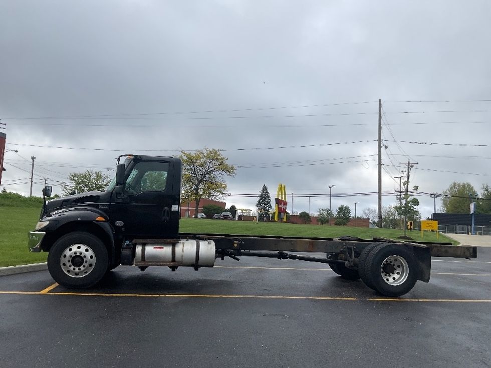 Cab and Chassis Truck-Light and Medium Duty Trucks-International-2020-MV607-Akron-OH-250,989\n\t\tmiles-$ 28,000 - Image 4