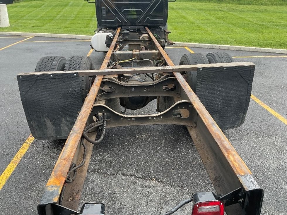 Cab and Chassis Truck-Light and Medium Duty Trucks-International-2020-MV607-Akron-OH-250,989\n\t\tmiles-$ 28,000 - Image 8