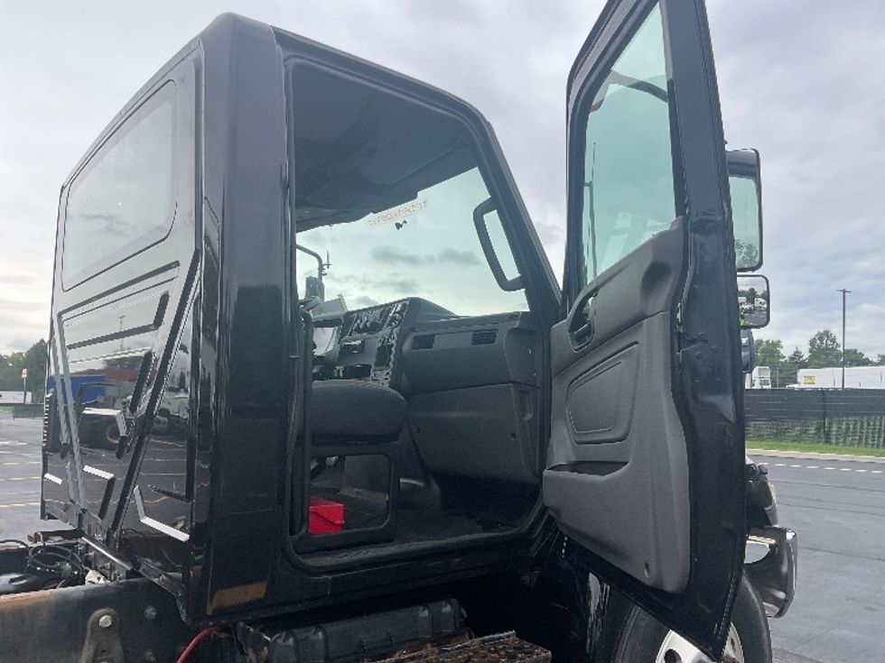 Cab and Chassis Truck-Light and Medium Duty Trucks-International-2020-MV607-Akron-OH-252,699\n\t\tmiles-$ 30,750 - Image 16