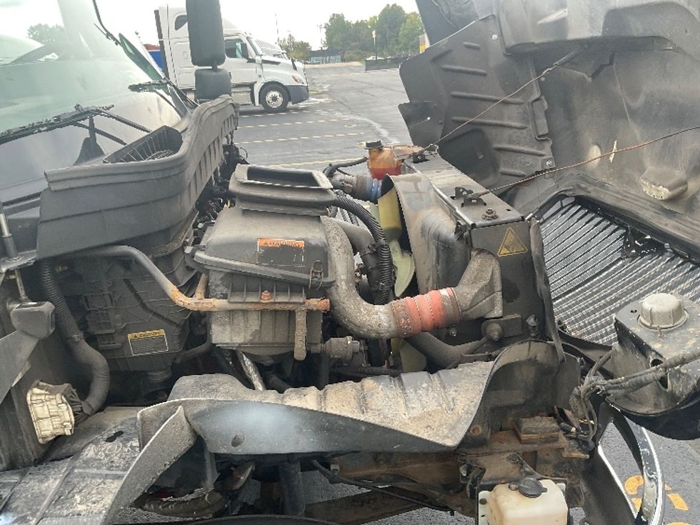 Cab and Chassis Truck-Light and Medium Duty Trucks-International-2020-MV607-Akron-OH-252,699\n\t\tmiles-$ 30,750 - Image 18