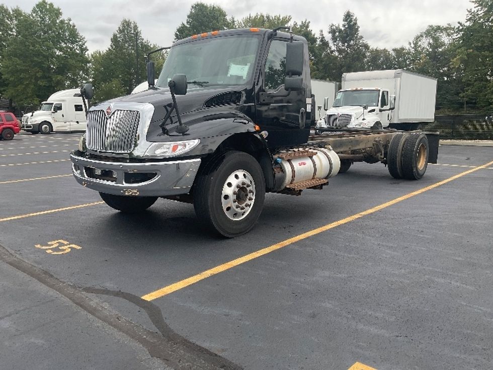 Cab and Chassis Truck-Light and Medium Duty Trucks-International-2020-MV607-Akron-OH-252,699\n\t\tmiles-$ 30,750 - Image 3