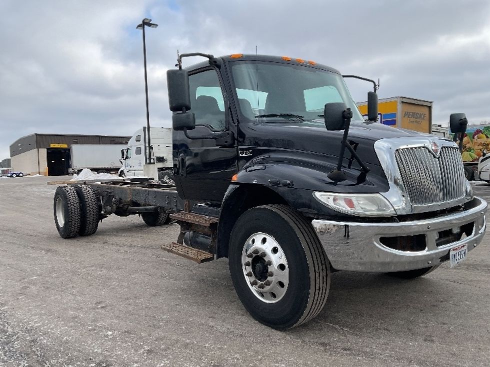 Cab and Chassis Truck-Light and Medium Duty Trucks-International-2020-MV607-Akron-OH-260,989\n\t\tmiles-$ 26,000 - Image 1