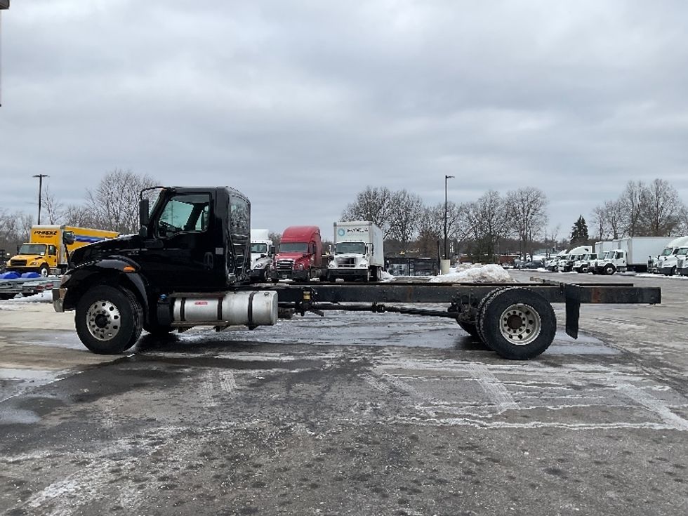 Cab and Chassis Truck-Light and Medium Duty Trucks-International-2020-MV607-Akron-OH-260,989\n\t\tmiles-$ 26,000 - Image 12