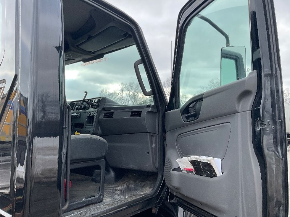 Cab and Chassis Truck-Light and Medium Duty Trucks-International-2020-MV607-Akron-OH-260,989\n\t\tmiles-$ 26,000 - Image 15