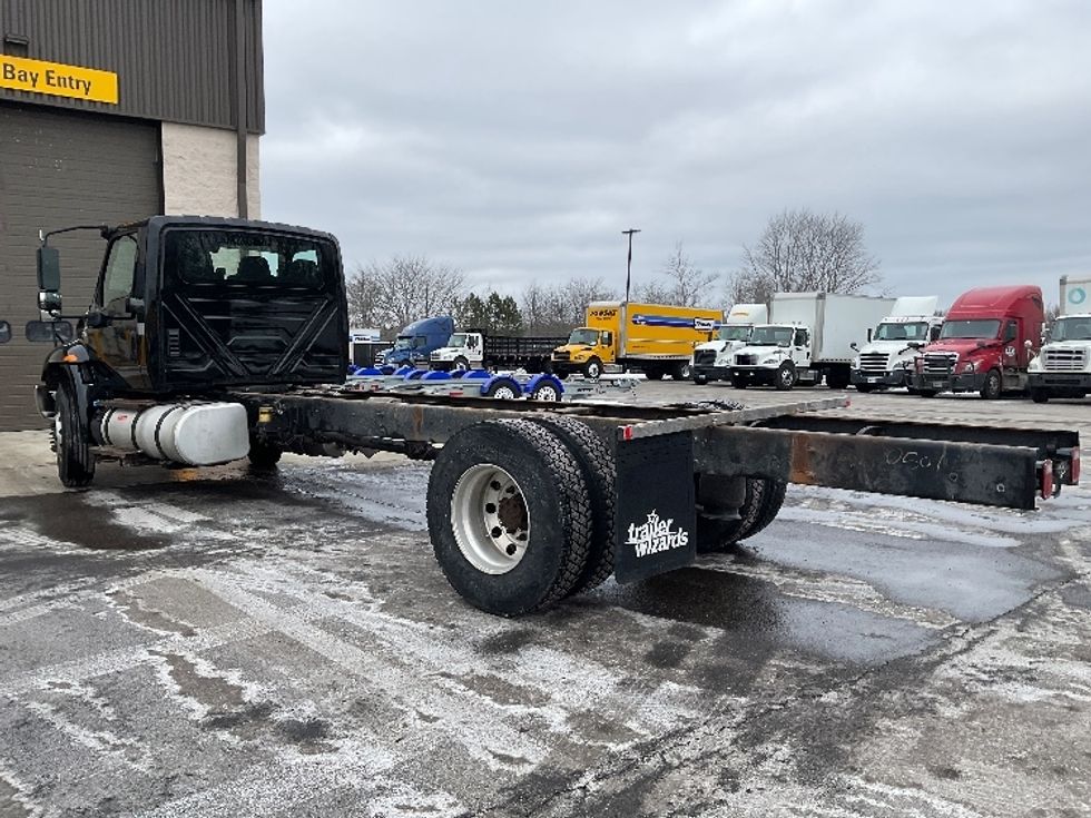 Cab and Chassis Truck-Light and Medium Duty Trucks-International-2020-MV607-Akron-OH-260,989\n\t\tmiles-$ 26,000 - Image 6