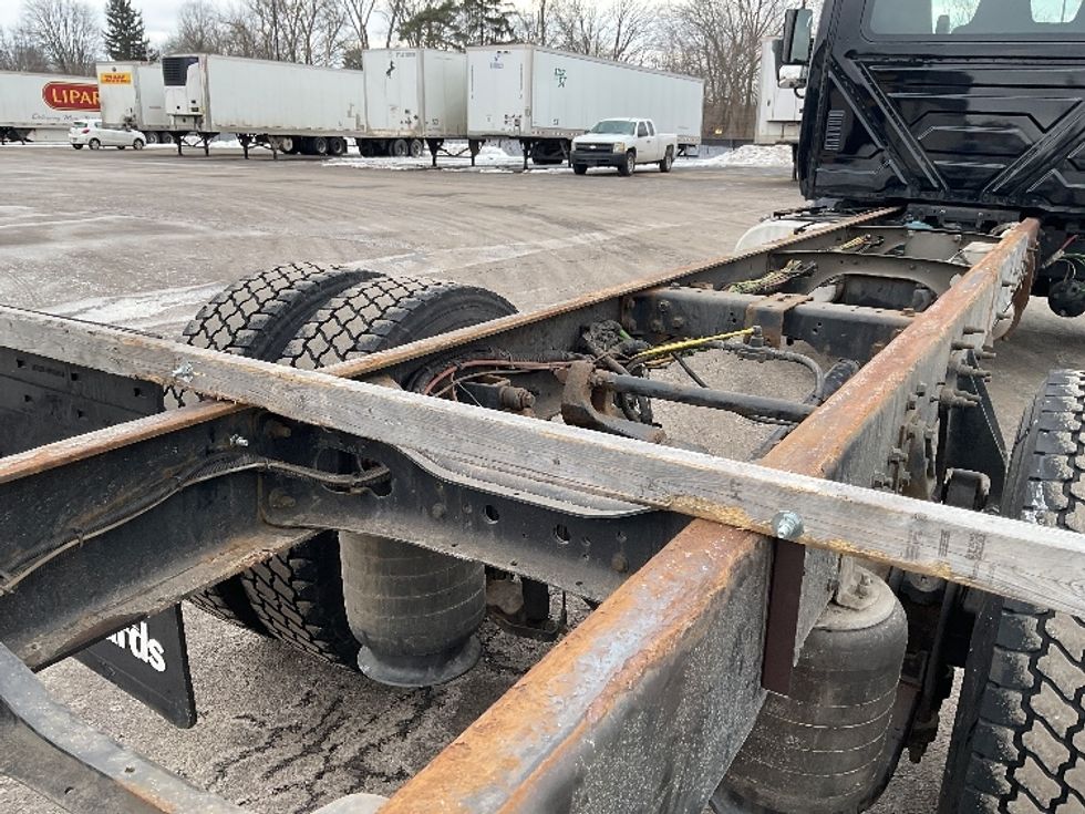 Cab and Chassis Truck-Light and Medium Duty Trucks-International-2020-MV607-Akron-OH-260,989\n\t\tmiles-$ 26,000 - Image 8