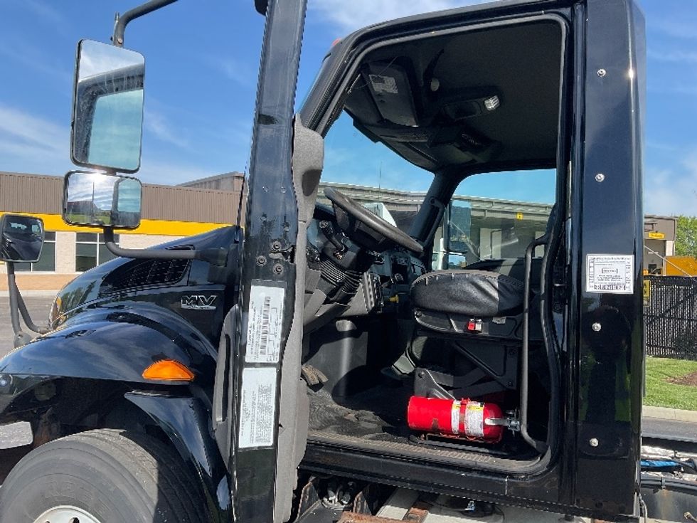 Cab and Chassis Truck-Light and Medium Duty Trucks-International-2020-MV607-Akron-OH-274,123\n\t\tmiles-$ 24,750 - Image 13