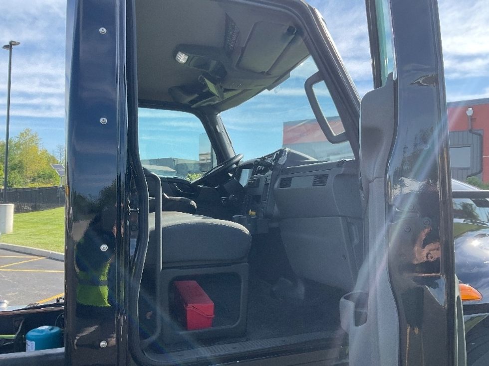 Cab and Chassis Truck-Light and Medium Duty Trucks-International-2020-MV607-Akron-OH-274,123\n\t\tmiles-$ 24,750 - Image 14