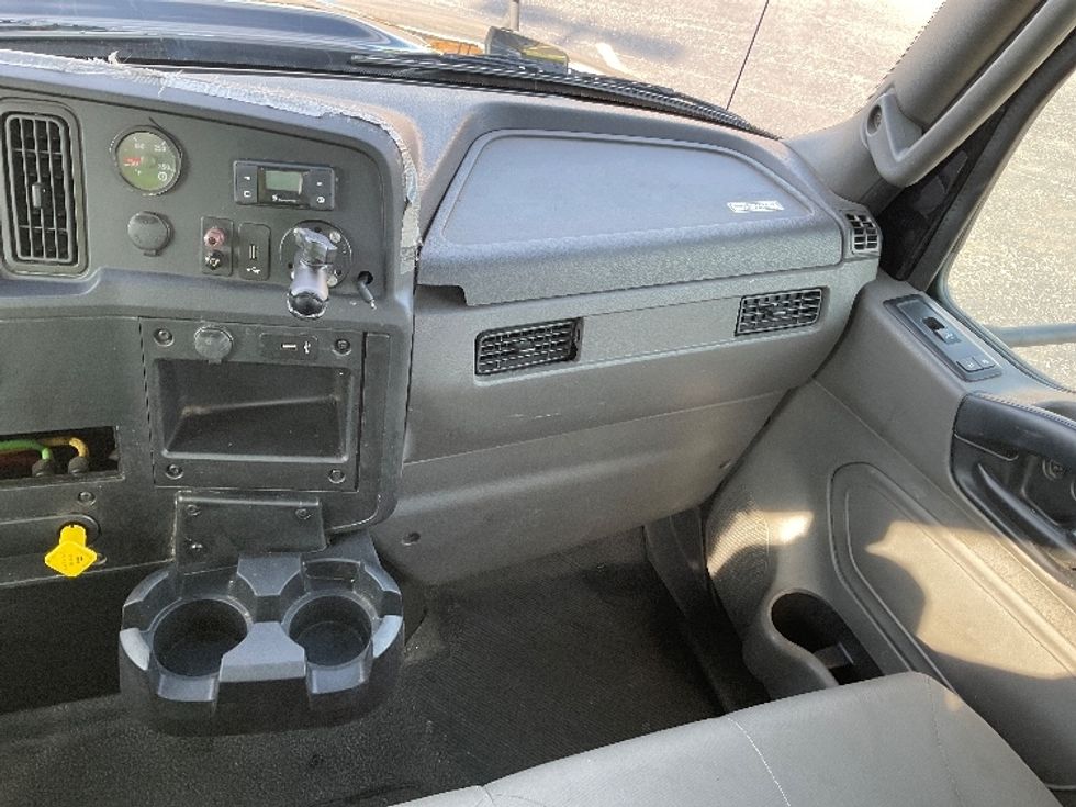 Cab and Chassis Truck-Light and Medium Duty Trucks-International-2020-MV607-Akron-OH-274,123\n\t\tmiles-$ 24,750 - Image 15