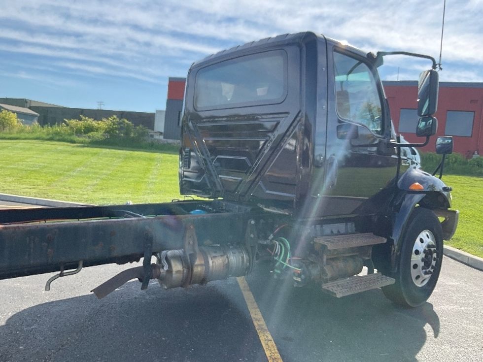 Cab and Chassis Truck-Light and Medium Duty Trucks-International-2020-MV607-Akron-OH-274,123\n\t\tmiles-$ 24,750 - Image 23