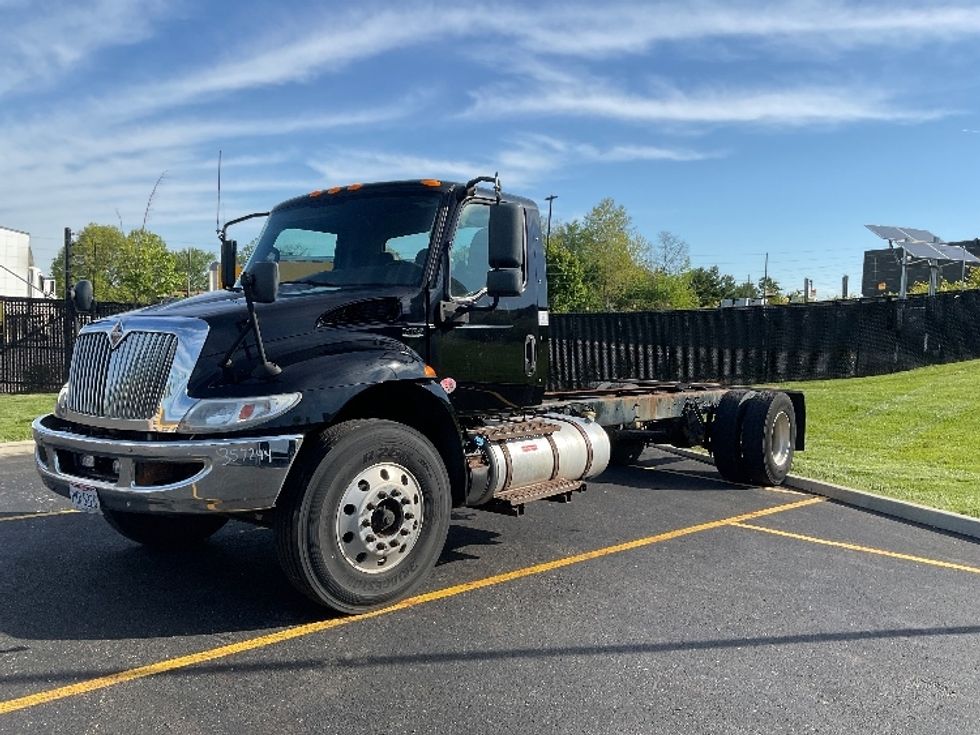 Cab and Chassis Truck-Light and Medium Duty Trucks-International-2020-MV607-Akron-OH-274,123\n\t\tmiles-$ 24,750 - Image 3