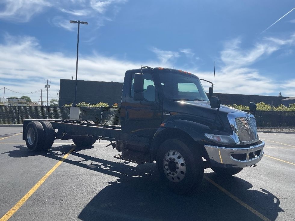 Cab and Chassis Truck-Light and Medium Duty Trucks-International-2020-MV607-Akron-OH-286,846\n\t\tmiles-$ 20,500 - Image 1